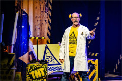 A Brainiac addresses the audience in Brainiac Live at the Garrick Theatre. Photo by Danny Kaan