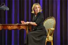 Laura Main as The Dresser. Photo by Robert Day
