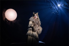 Louise Dearman as Grizabella in Cats. Photo by Mark Senior