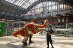 Juliet the Segnosaurus from Dinosaur World Live at St Pancras International. Photo by Leoni Blue