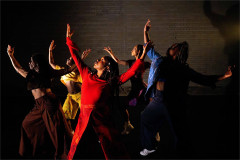 Ibilola Rossi and Tatenda Naomi Matsvai in for colored girls at The Yard Theatre. Photo by Camilla Greenwell