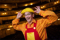 Steve Royle as Silly Simon on stage at Blackpool Grand Theatre