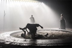 Fode Simbo as Edmund and Harry Redding as Edgar. Photo by Johan Persson