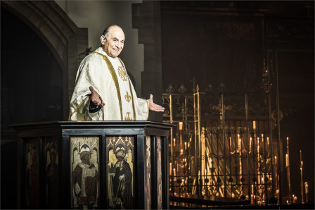 David Suchet as Thomas Becket preaching from the pulpit of St John the Divine in Murder in the Cathedral. Photo by Marc Brenner