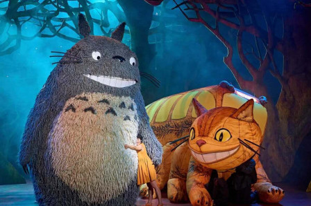Totoro and the Catbus in My Neighbour Totoro at the Gillian Lynne Theatre