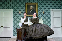 Scott Karim as Mary's Husband and Jinkx Monsoon as Mary Todd Lincoln. Photo by Manuel Harlan