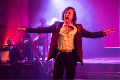 Glenn Adamson as Oscar Wilde in Stoker Wilde. Photo by Marc Brenner
