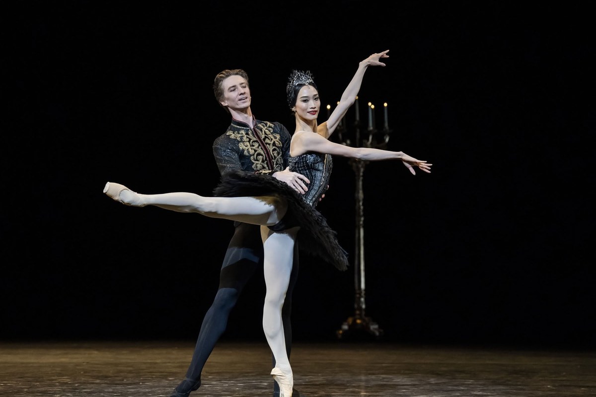 Fumi Kaneko as Odile and Vadim Muntagirov as Prince Siegfried in the Act III pas de deux from Swan Lake. Photo by Tristram Kenton Fumi Kaneko as Odile and Vadim Muntagirov as Prince Siegfried in the Act III pas de deux from Swan Lake. Photo by Tristram Kenton