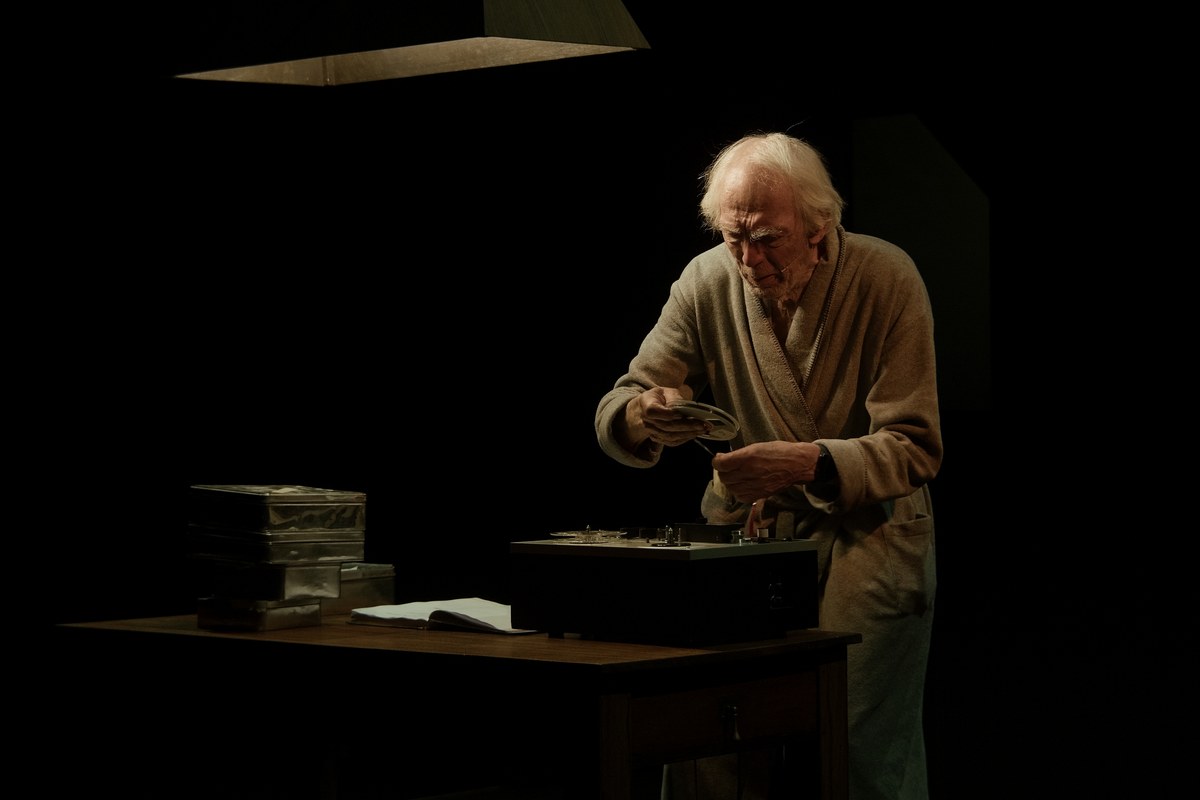 Peter Marinker threading a tape spool at Krapp’s desk in Dave Wybrow’s production at The Cockpit