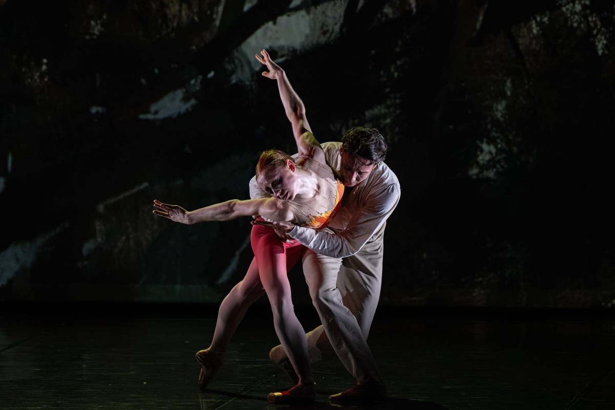 Ellie Young and Joseph Taylor in Glen Tetley’s Firebird for London City Ballet at Sadler’s Wells