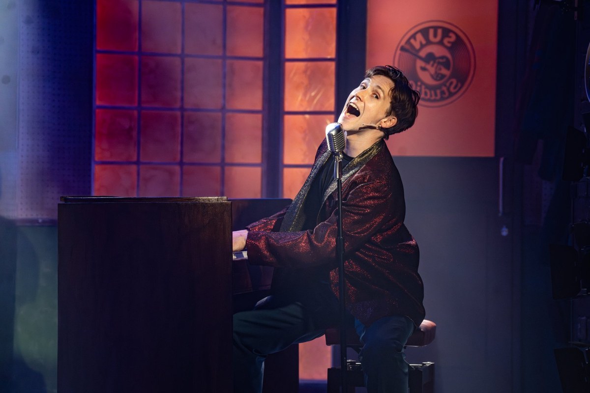 Joe Bence as Jerry Lee Lewis in Million Dollar Quartet. Photo by Alex Tabrizi