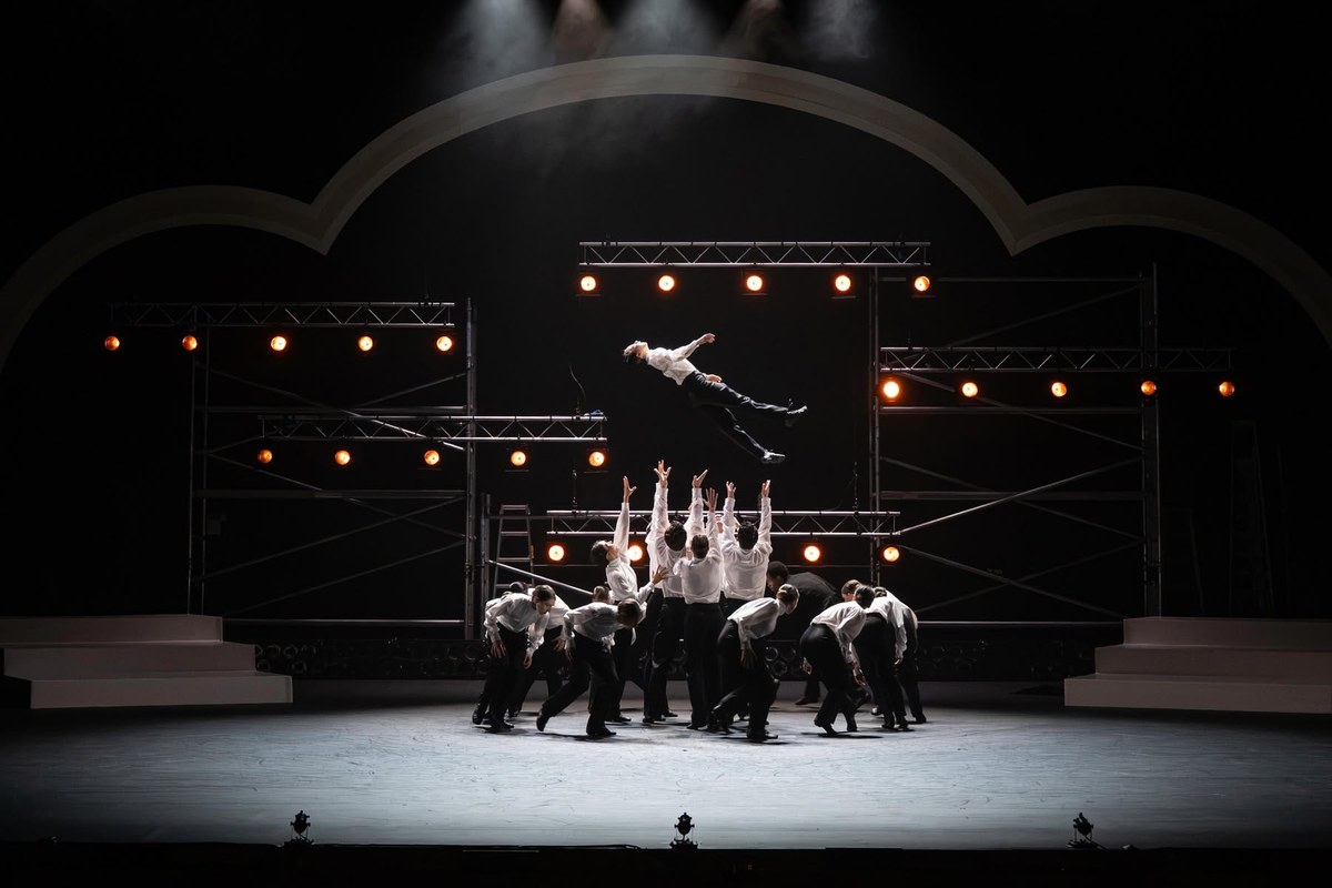 English National Ballet dancers in Micaela Taylor’s Bow Out at Sadler’s Wells. Photo by ASH
