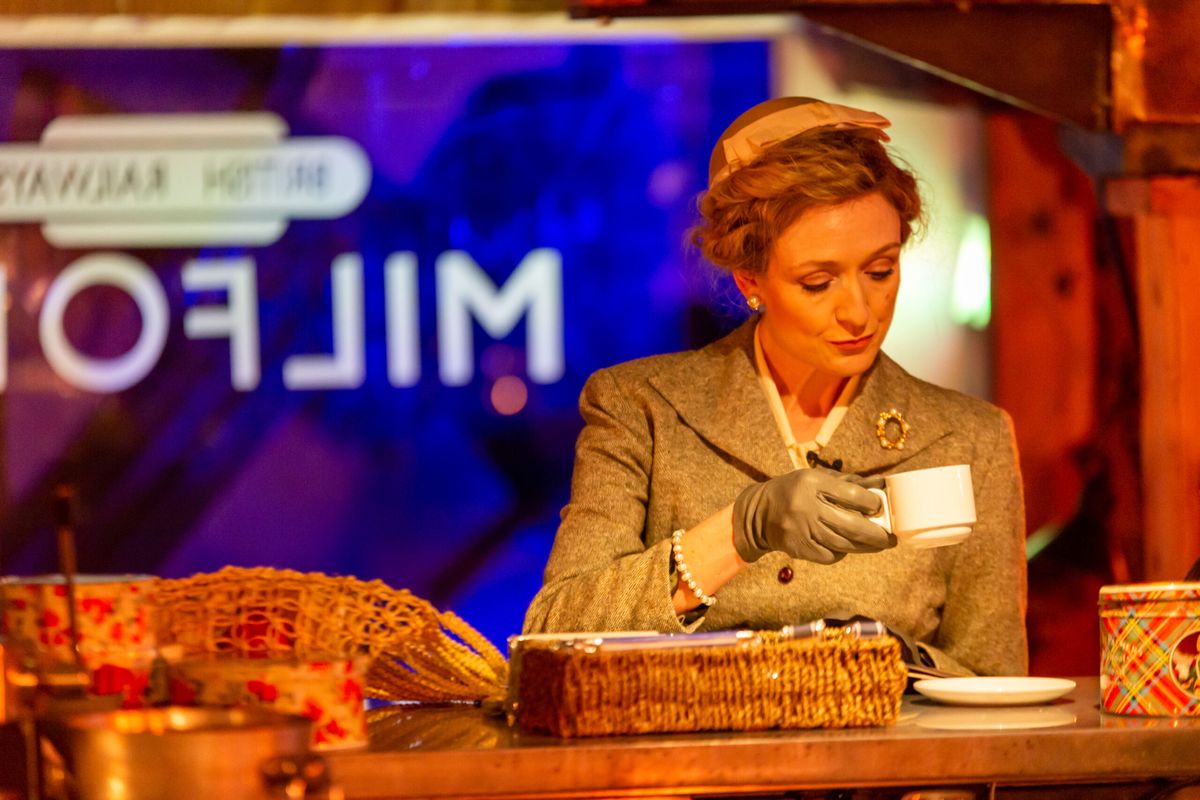 Rachel Pickup as Laura in Still Life at Theatre Royal Drury Lane