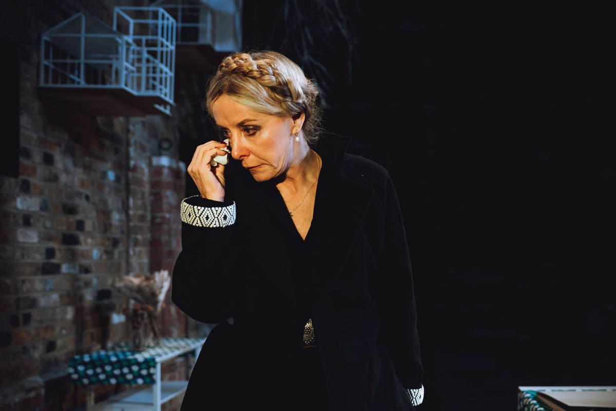 Sally George as Aline Solness
