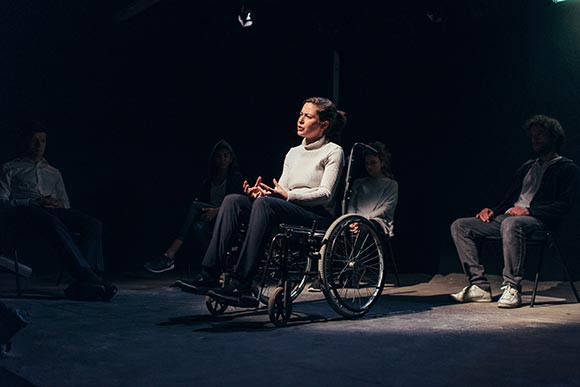 https://www.bestoftheatre.co.uk/images/shows/production/resized/580x390/6051-1481028578-bu2191.jpg